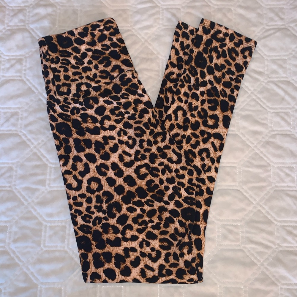 NWOT Cheetah Cozy Leggings